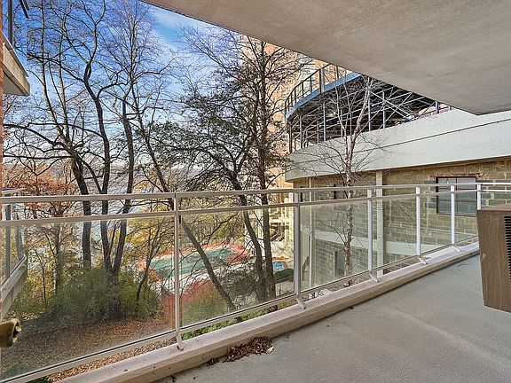 4th image of 2575 Palisade Ave APT 1L