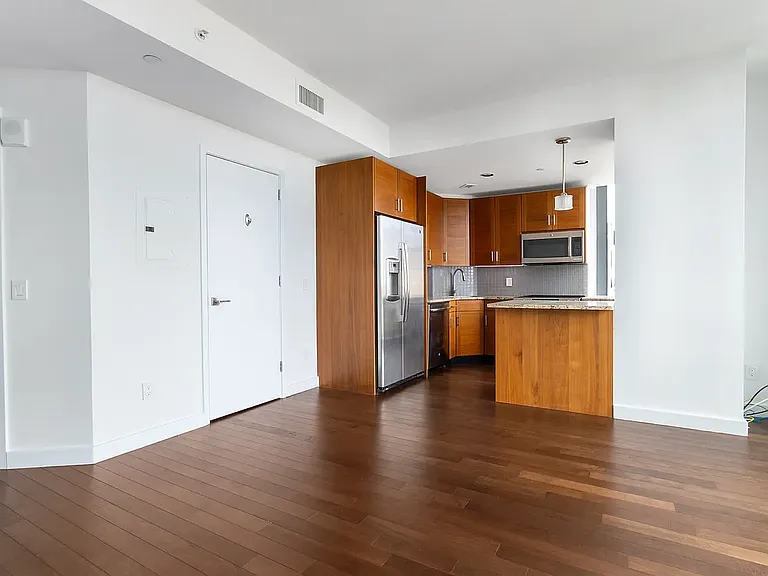 10820 71st Ave #9C — Photo 2