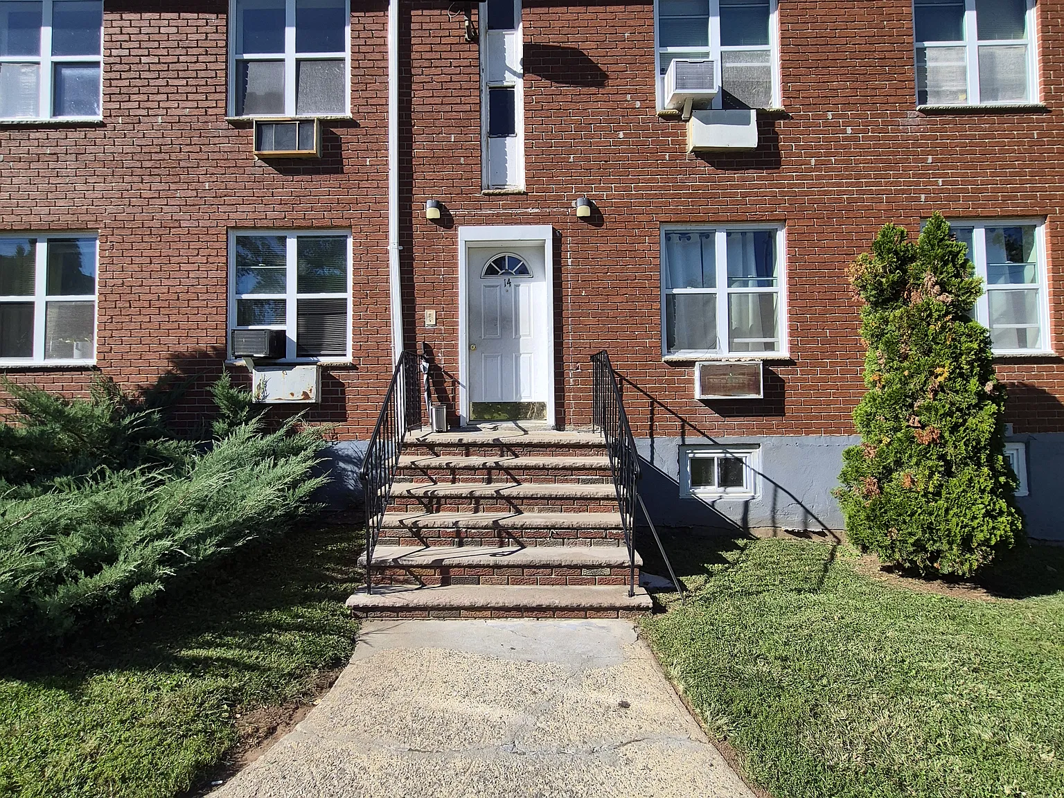 14 Hillcrest Ave — Photo 1