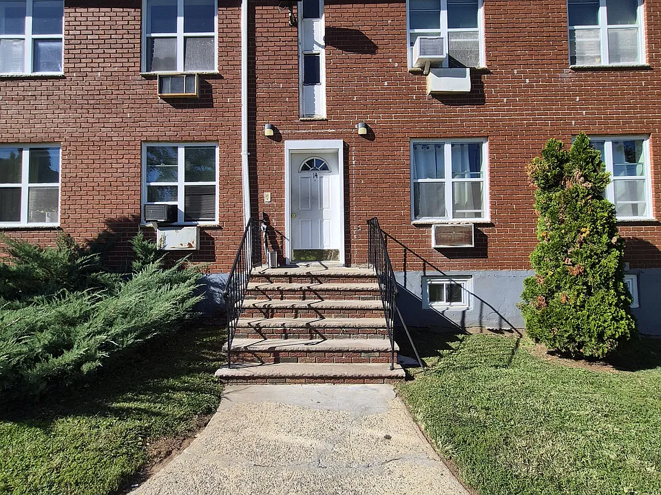 14 Hillcrest Ave #2B