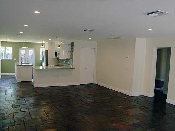 3rd image of 708 NE 21st Dr