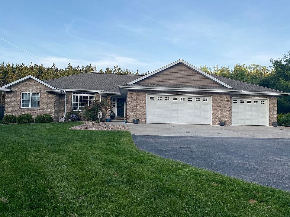 1st image of 396 Hoganwood Cir