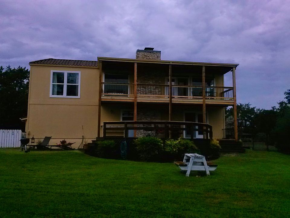 1st image of 209 Malabar St