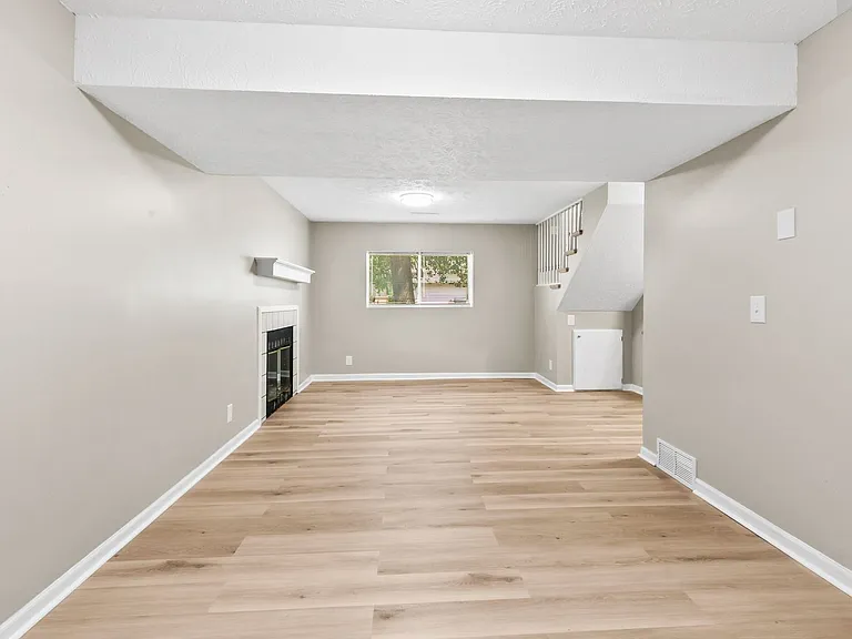 5106 N 128th St — Photo 5