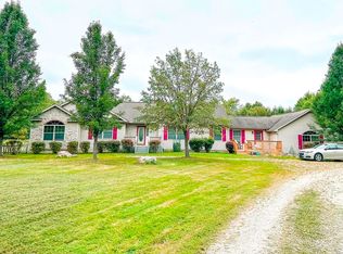 2214 Philadelphia Rd, Springboro, PA 16435