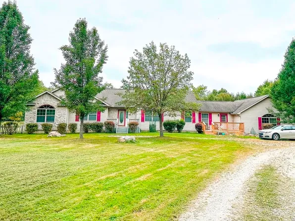 2214 Philadelphia Rd, Springboro, PA 16435