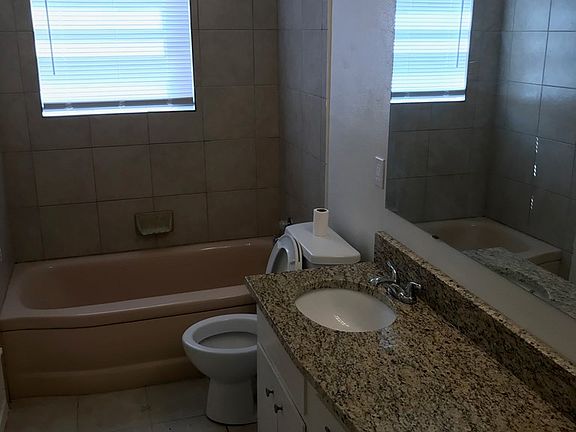 5th image of 3921 Melody Ln