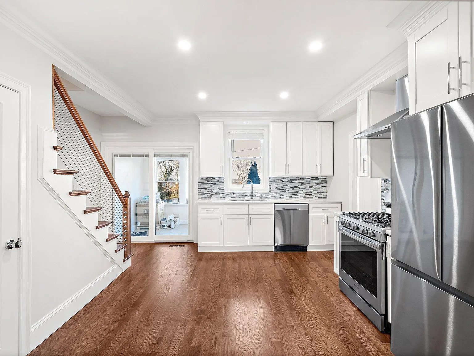9 Shaw Ct — Photo 1