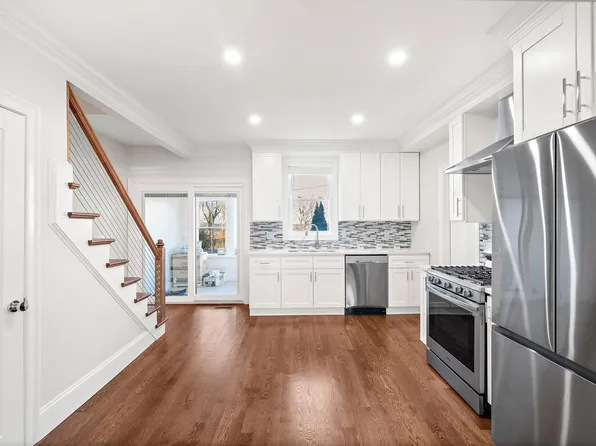 9 Shaw Ct #9, Plymouth, MA 02360