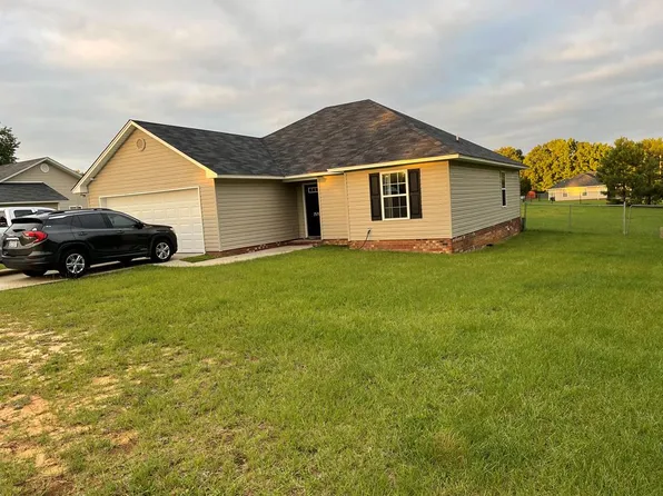 3820 Delaware Dr, Dalzell, SC 29040