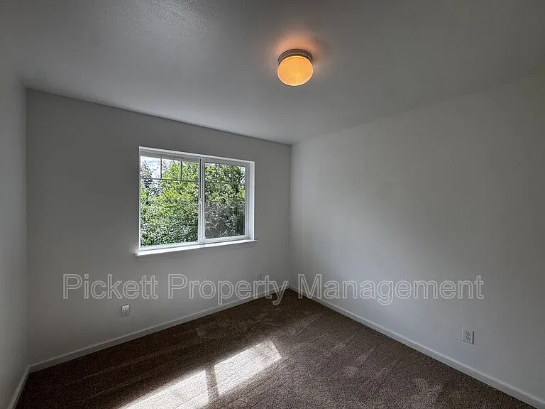 1220 Audrey Ave W — Photo 16