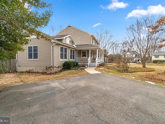 2nd image of 1302 Seabright Dr