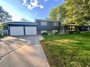 1507 Westwood Dr, Marshall, MN 56258