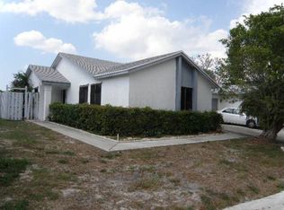 9737 Saratoga Park Ct, Boca Raton, FL 33428