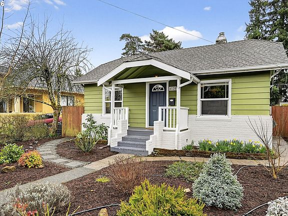 2nd image of 6128 SE Reedway St