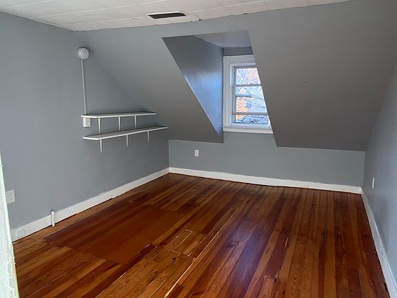 5th image of 229 Dwight St #22
