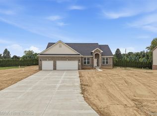 2021 Crested Butte Dr, White Lake, MI 48383