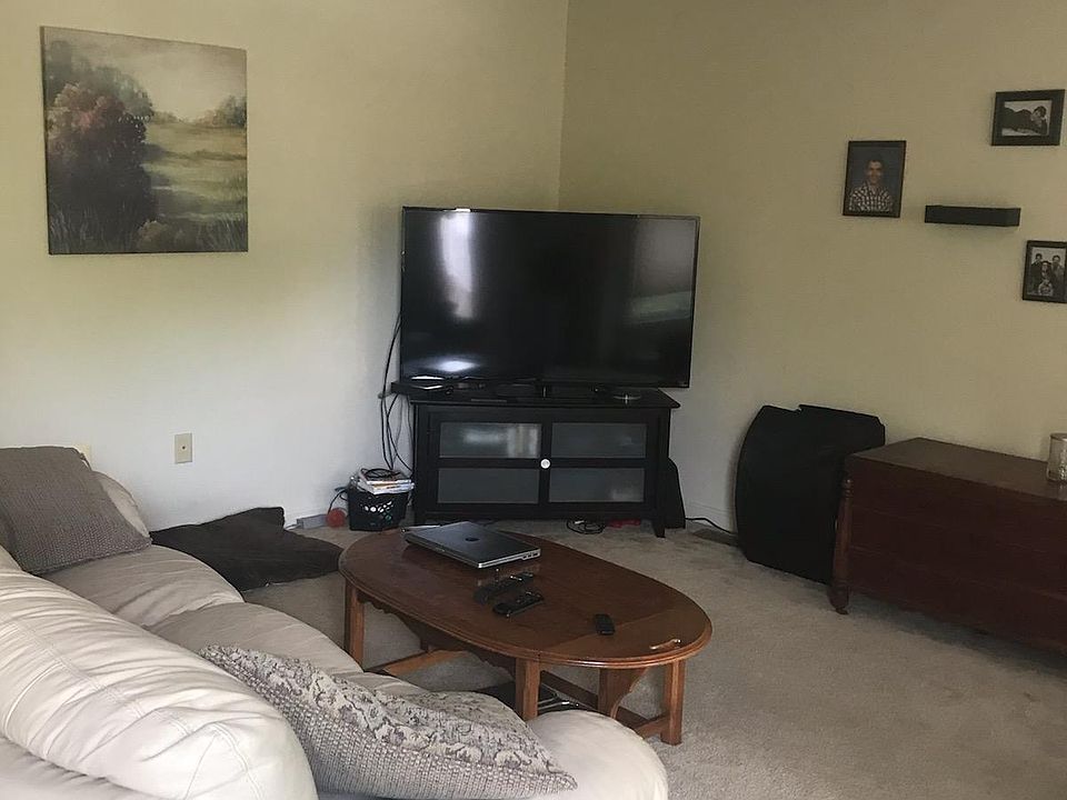 2nd image of 907 Mercer Dr