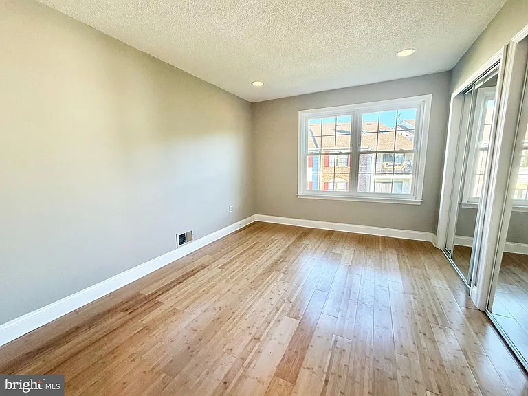 47 Mendrey Ct — Photo 12
