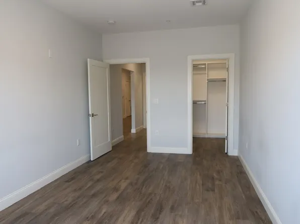 305 West Side Avenue image 16 of 22