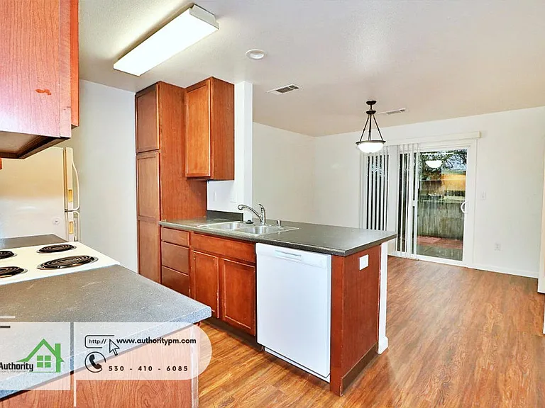 1729 Laurel Ave #B — Photo 8