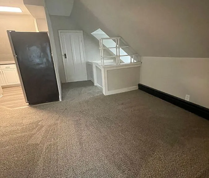 2135 Summit St #C — Photo 9