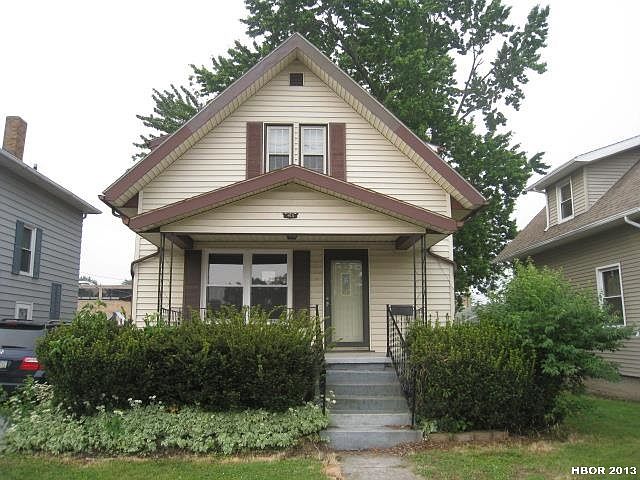 1st image of 415 Elm St