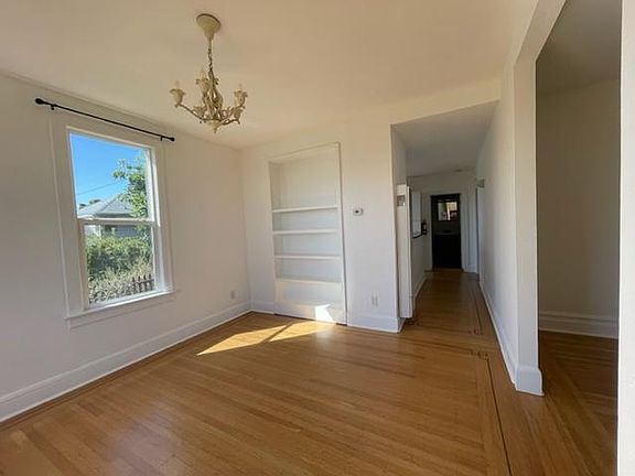3rd image of 219 Piedmont Pl