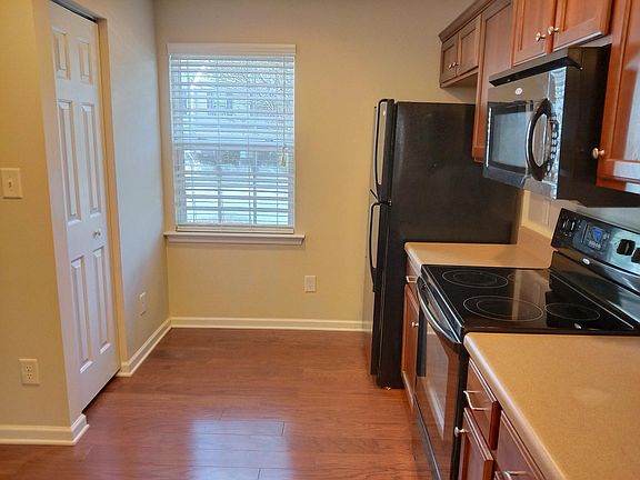 3rd image of 3232 Ivey Wood Ln