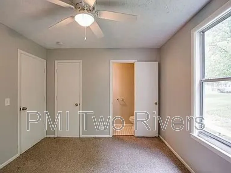135 Brenda Ln — Photo 13