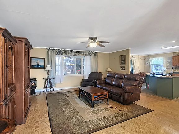 5th image of 3193 Meridian Dr