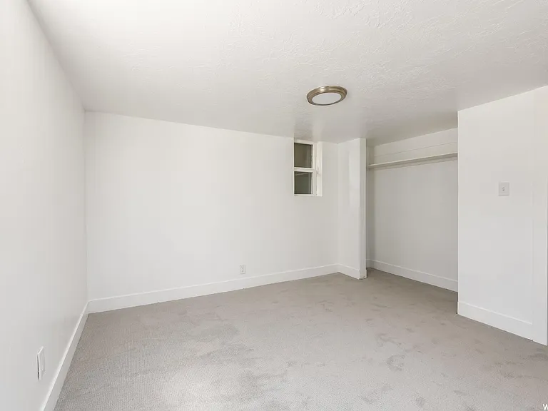 870 E Parkway Ave — Photo 8
