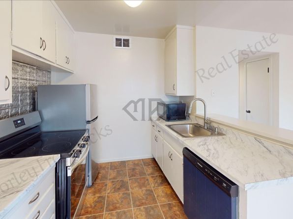 39 Roque Moraes Ct APT 3