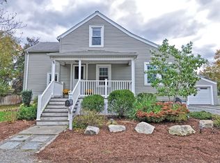 25 Meadow St, Warren, RI 02885