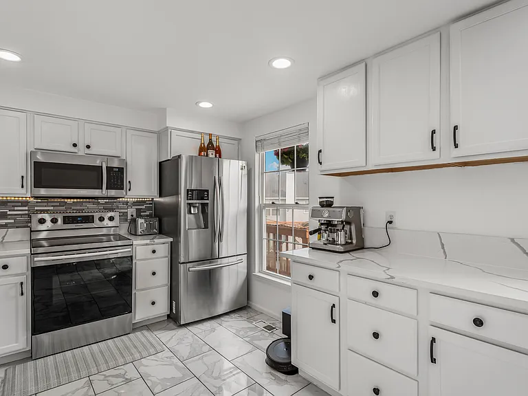 3355 Canton Ct — Photo 2