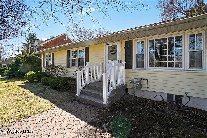 2nd image of 400 Baker Avenue
