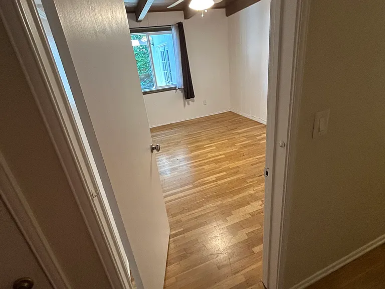 6950 Langdon Ave — Photo 7