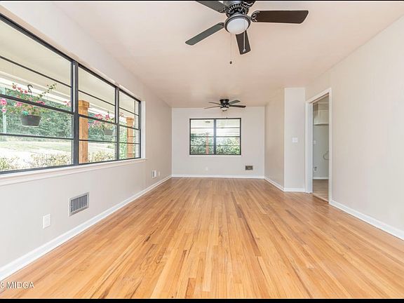 2nd image of 32 Knollwood Rd