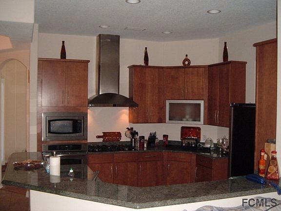 3rd image of 18 Bunker Hill Dr