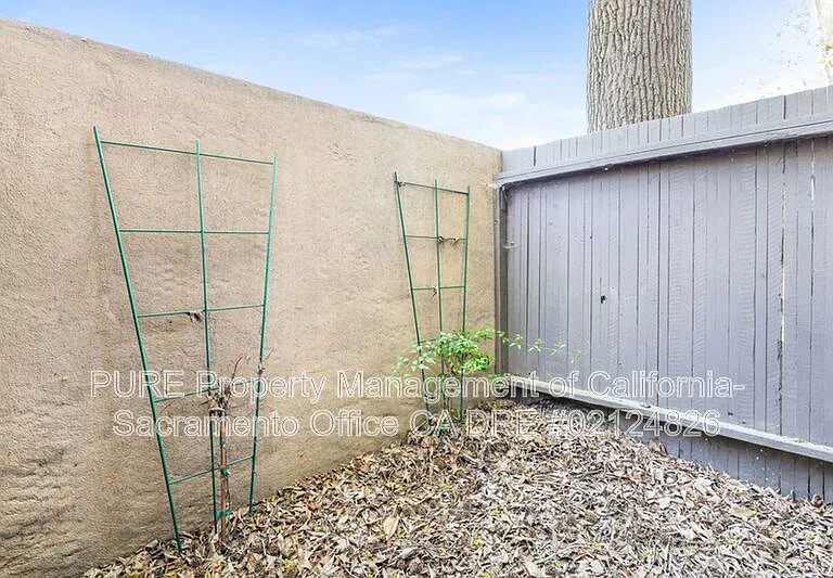 2229 Woodside Ln #4 — Photo 24