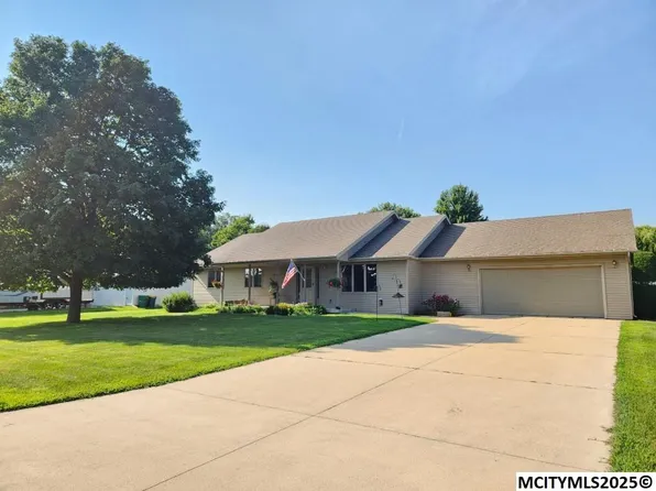 712 Bison Dr, Nora Springs, IA 50458