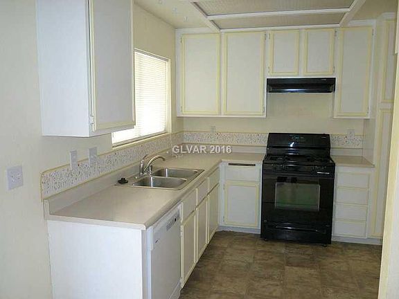 3rd image of 4365 Newhaven Dr #0