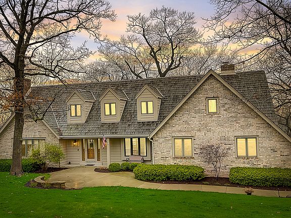 2nd image of 818 Knollwood Ct