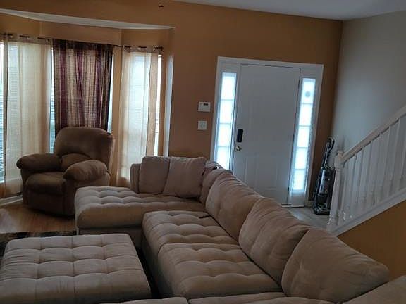 4th image of 2750 Parkway Cv