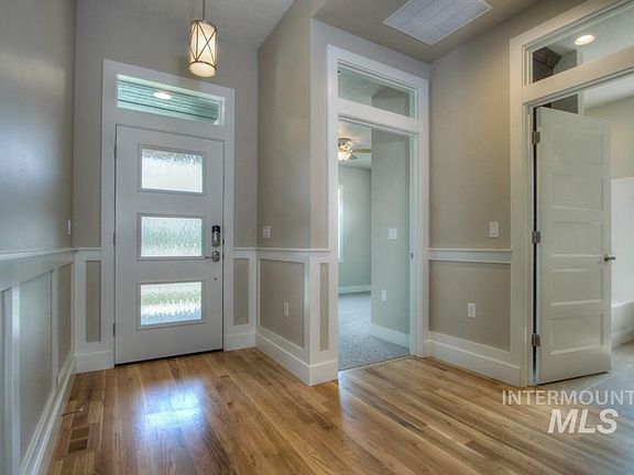 3rd image of 4455 Staaten Ave