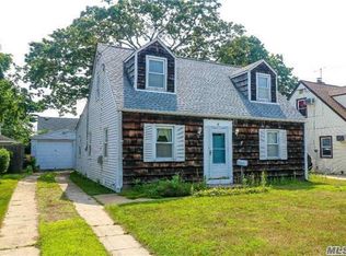 49 Haig Rd, Valley Stream, NY 11581