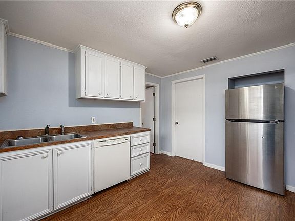 4th image of 1001 NE 2ND AVENUE