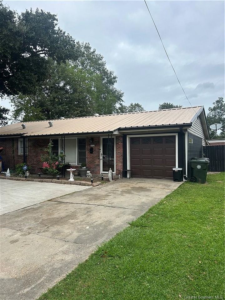 2113 13th St, Lake Charles, LA 70601 | Zillow