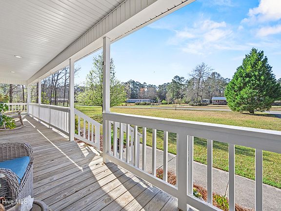5th image of 112 Dogwood Circle