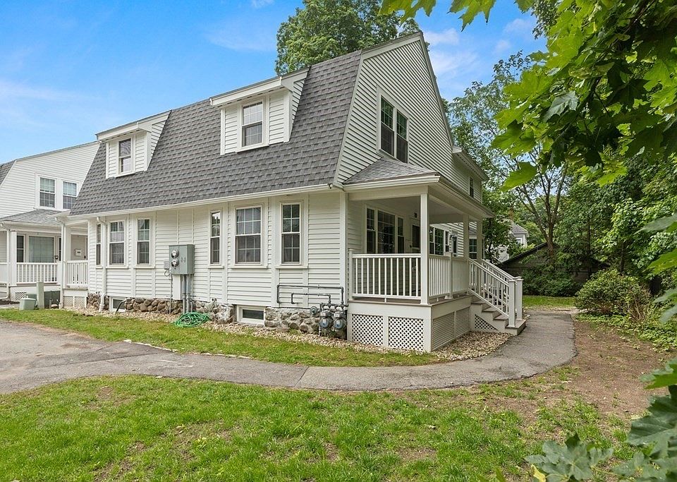 1st image of 10 Temple Pl #8